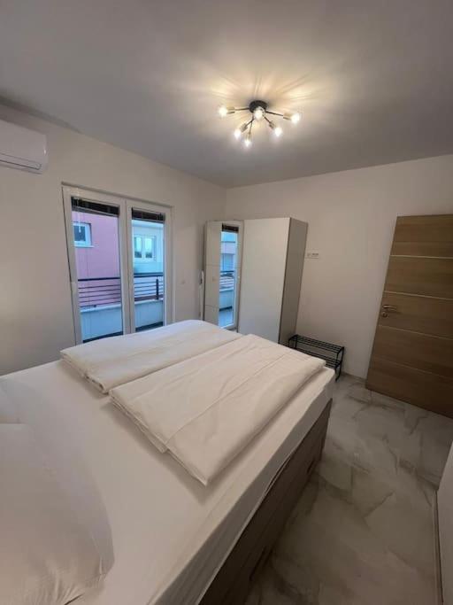 Apartment Luxury Penthouse In Makarska, Croatia *